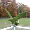 Gartenfigur fliegender Adler 76 cm breit Gartendeko